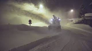 TIGNES  Les coulisses du déneigement des rues de la station [upl. by Odnanreh]