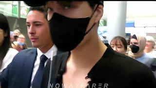 220904 KAI from EXO Jongin 카이 엑소 arriving in PARIS 🇫🇷 Airport 🛬 for YSL Beauty event 04092022 [upl. by Nuajed423]