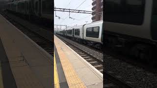 Double class 350 pulling into Watford Junction heading for Milton Keynes Central [upl. by Holly157]