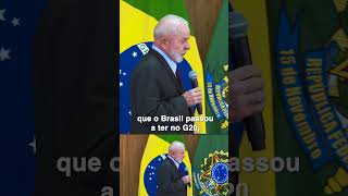 O mundo abraça o Brasil [upl. by Eelta]