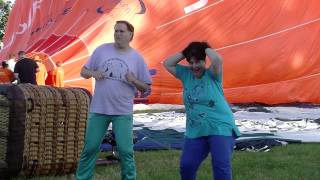 Zanger Rinus  Met Sharon in een luchtballon [upl. by Gulgee]