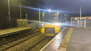 333013 arriving at Kirkstall Forge 251024 [upl. by Aro]