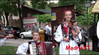 Wspaniały rzeszowski Zespół quotKURASIEquot Polish folk song Kazimierz Dolny 2017 [upl. by Kynthia]