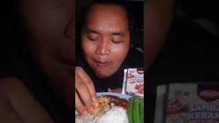 Isi dia besar besar 😋 Puas hati bila makan 😋 shortsvideo foodie mukbang shorts [upl. by Pickett369]