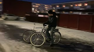 Cykel med fyra hjul vinter drifting på is [upl. by Namyw]