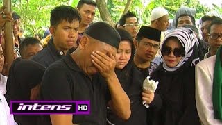 Antar Jenazah Istri ke Peristirahatan Terakhir Tangis Tukul Pecah  Intens [upl. by Kudva]