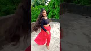 Main to rastay se ja rahi thi 🚶🚶🚶 dance song youtubeshort viralvideo subscribe trending a [upl. by Lema153]