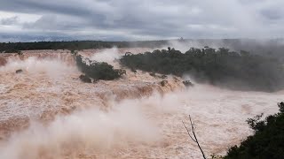 Cataratas do Iguaçu registram vazão 16 vezes maior que o habitual [upl. by Schecter]