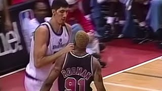 Dennis Rodman FIGHTS Giant 7 7quot Gheorghe Mureșan 1997 [upl. by Camille53]