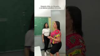 E é com a voz aveludada tá ciep escola professor estudantes humor [upl. by Olympia108]