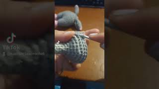 Segunda parte ratoncita 🐭🫰❤️ crochet amigurumi raton hechoamano [upl. by Yelekreb872]