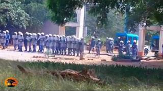 Université de Lomé la police réprime sauvagement une réunion détudiants 08122011 [upl. by Anerbas]