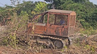 Trator De Esteira FiatAllis FD9 LimpezaDePasto Enleiramento MÃ¡quinasPesadas [upl. by Kcirddehs]