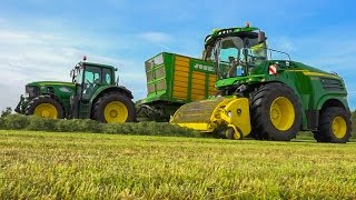 NEW JOHN DEERE 8500i hakselaar forage harvester Feldhäcksler [upl. by Arymat]