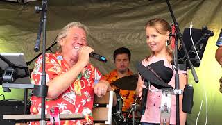 Onkel Satchmo´s Lullaby von Louis Amstrong Ft Vicky und Edu amp the Shakers A star is born2024 [upl. by Nagear]