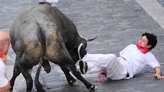 San Fermín 2016 Tercer encierro Las imágenes más espectaculares [upl. by Obmar]