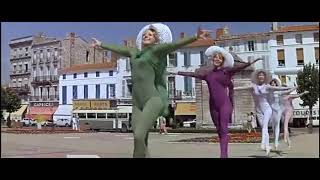 Les Demoiselles de Rochefort 1967 Jacques Demy Part1 [upl. by Elaynad]