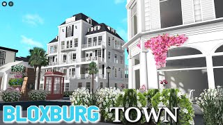 BLOXBURG TOWN TOUR  SPEEDBUILD [upl. by Kaitlyn24]