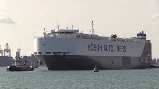 Hoegh Autoliners  quotHoegh Singaporequot Vehicles Carrier departing Southampton Docks 210819 [upl. by Hafler321]