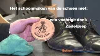 Instructievideo glad leer schoenen en laarzen poetsen [upl. by Enicar]