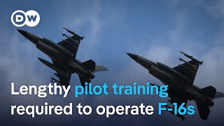 How will F16 fighter jets be integrated into Ukraines military strategy  DW News [upl. by Calvina]