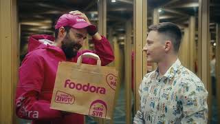 Mikýř si objednal jídlo do zrcadlového bludiště 😲 Doručí ho foodora [upl. by Lanrev408]