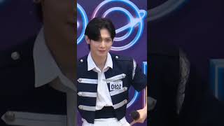 Seonghwa vs Yeosang🤭 ateez yeosang seonghwa kpop shorts guerilla [upl. by Murtagh394]