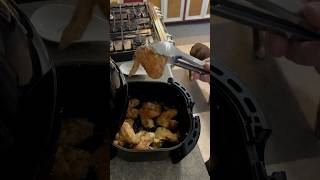 Air fryer chicken wings for a quick and easy dinner cooking cookingvideo airfryer quickrecipe [upl. by Lawrence]