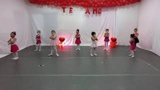 Studio Balloné  Baby Turma B [upl. by Cerracchio]