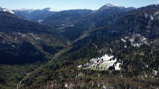 Paysage des monastères de Currière [upl. by Etnomal192]