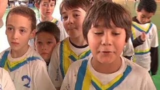 Un tournoi de handball pour les plus jeunes SainteSavine [upl. by Refynnej]