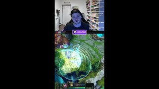 Wie kann man so schnell aufs Klo 🤔 leagueoflegends twitch twitchgermany streamer stream [upl. by Ellennod]