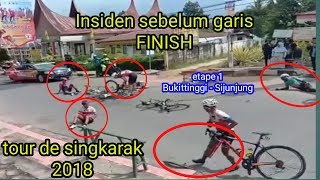 TourDeSingkarak 2018 Detik detik pembalap bersenggolan sebelum finish etape 1 dari BKT  SJJ [upl. by Aicilaf]