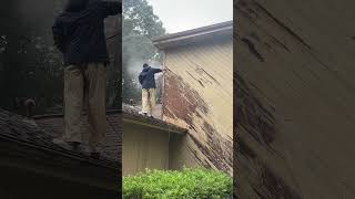 Pressure Washing  Stripping Paint from a Wood Home in Maryland [upl. by Pytlik]