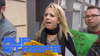 Demo gegen die Tagesmutter Warum eskalieren die Eltern so  Auf Streife  SAT1 TV [upl. by Sholeen694]