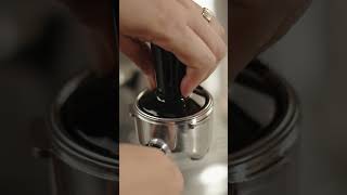 Cafeteira Espresso Oster® Xpert Perfect Brew [upl. by Diego97]