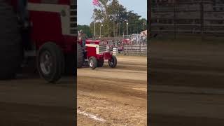 Farmall 460 5000pd wide open antiquetractor farmallfanatic farmall tractorpulling [upl. by Luahs]