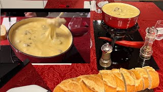 Recette fondue suisse moitié moitié  Perpétuer la tradition  Gruyère et Vacherin Fribourgeois AOP [upl. by Neala]