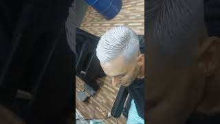 Gelo metalizado💈 😱💈 barbeirotop barbeira nevou platinado [upl. by Drucill]