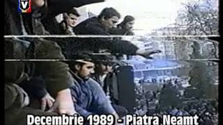 “DEŞTEAPTĂTE ROMÂNE” cântat la balconul Revoluţiei din decembrie 1989 la Piatra Neamţ [upl. by Cutty]