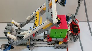 Smart Lego Rubiks Cubesolving robot Awesome Build at Home [upl. by Alamak]