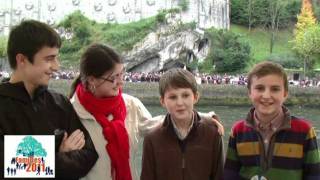 Famille Lapierre  la carte postale vidéo de Lourdes [upl. by Willet674]