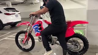 How to start a Honda cr500 [upl. by Barthol]