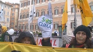 Da ambientalisti appello governo Renzi salvaguardare clima e sostegno energie rinnovabili [upl. by Rovner547]