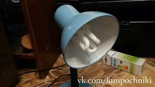 CFL Philips Genie 8W E27 WW  Обзор и включение компактной люминесцентной лампы [upl. by Decato43]