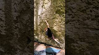 Frankenjura  Bouldern  Mittlerer Sis  7A climbing bouldering rockclimbing sunshine [upl. by Gib]