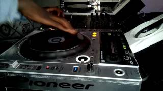 pioneer cdj 850 scratching by Dj PerfectKenya Dj Medd [upl. by Tomasine]