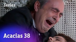 Acacias 38 Trini muere en la cama Acacias940  RTVE Series [upl. by Airamalegna]