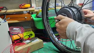 Inside a Raleigh Stow E Way Hub Motor How to open [upl. by Ecinnaj]