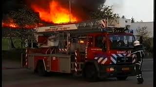 UIT DE OUDE DOOS PRIO 1 ZEER GROTE BRAND ELOMATIC HENGELO 07052002 [upl. by Esila]